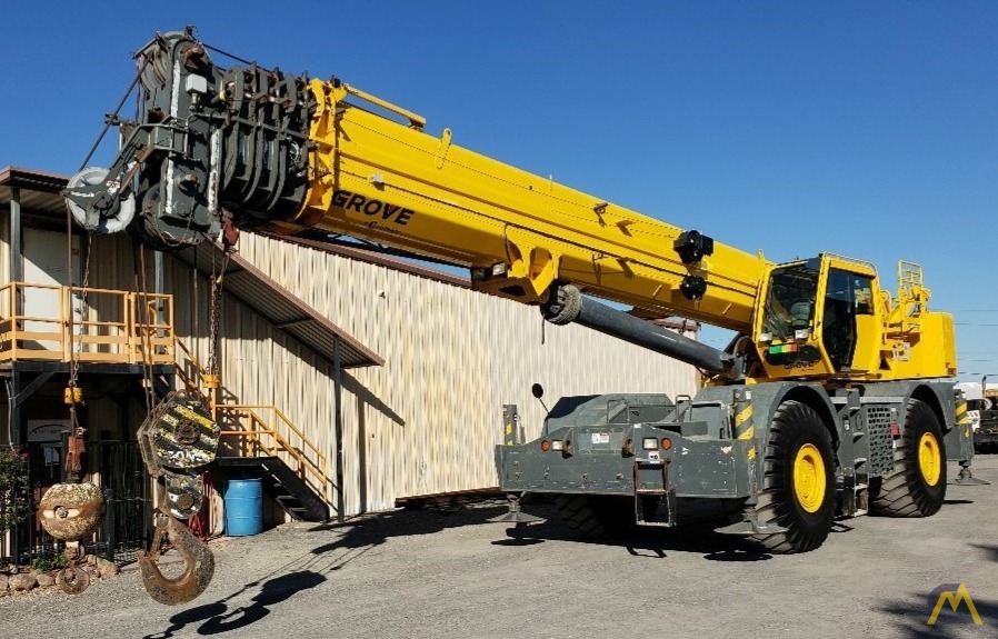 Grove RT890E 90-ton Rough Terrain Crane 1