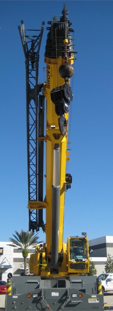 Grove RT890E 90-Ton Rough Terrain Crane 1