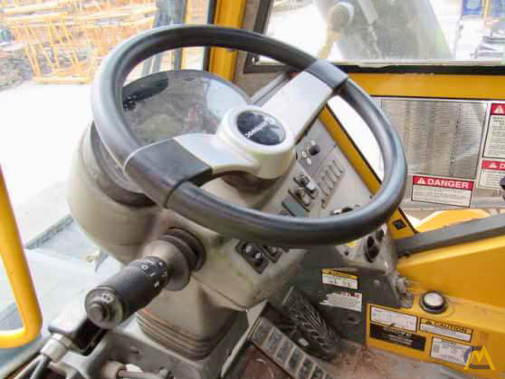 Grove RT890E 90-Ton Rough Terrain Cranes 17