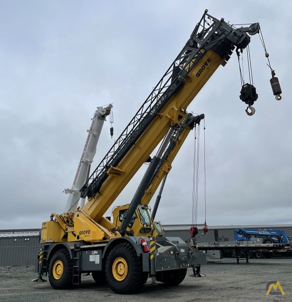 Grove RT890E Rough Terrain Crane 1