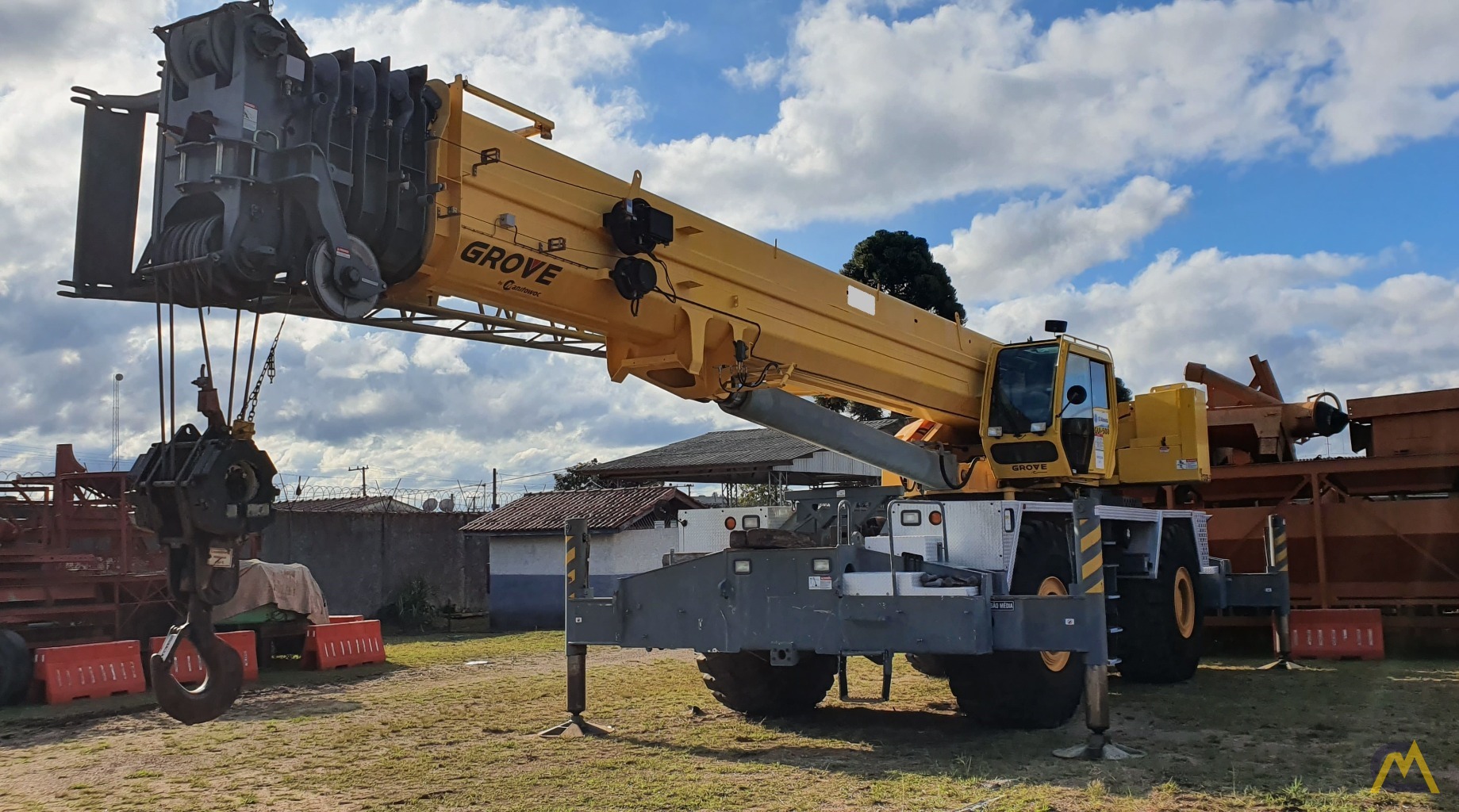 Grove RT9130E-2 130 Ton Rough Terrain Crane 3