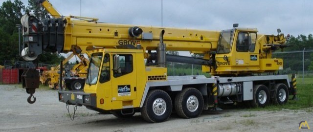 Grove TMS900E 90-Ton Telescopic Boom Truck Crane 0