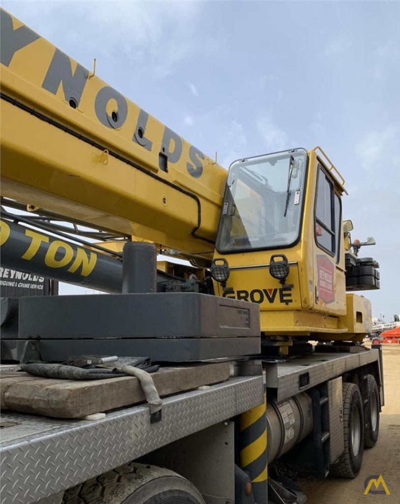 Grove TMS900E 90-Ton Telescopic Truck Crane 3