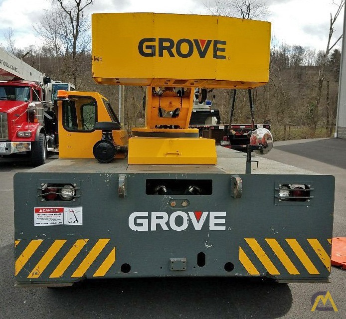 Grove YB5515 15-Ton Carry Deck Crane 7