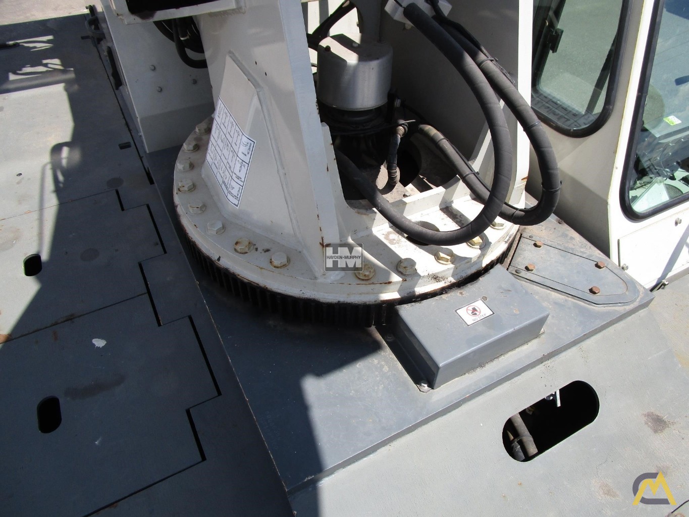 Grove YB7725 25-Ton Carry Deck Crane 10