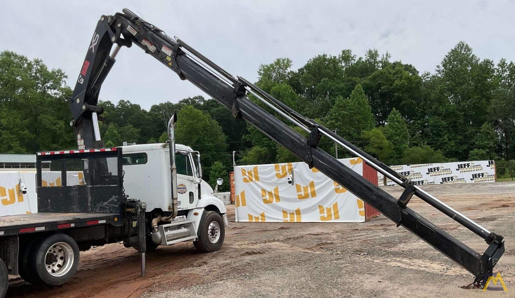 Bid on a Hiab 322 E-5 + JIB 100X-2 Pro Articulating Knuckle