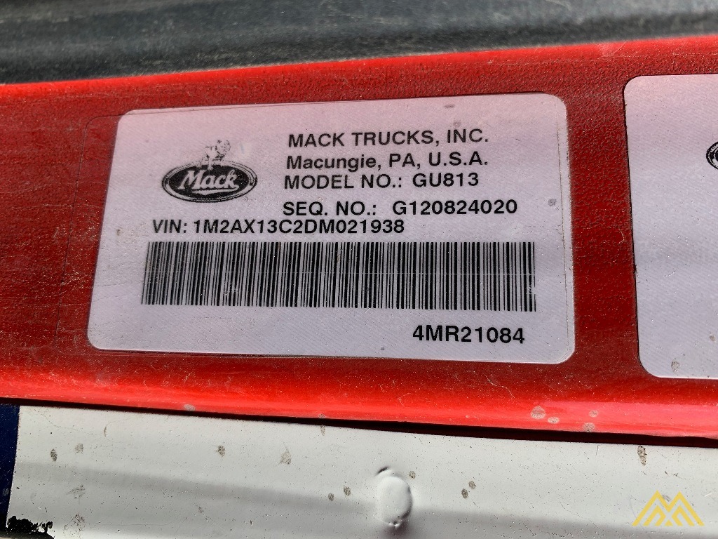  Hiab XS 166 DL-3 HiPro Articulating Knuckle Boom Crane on Mack GU813 112