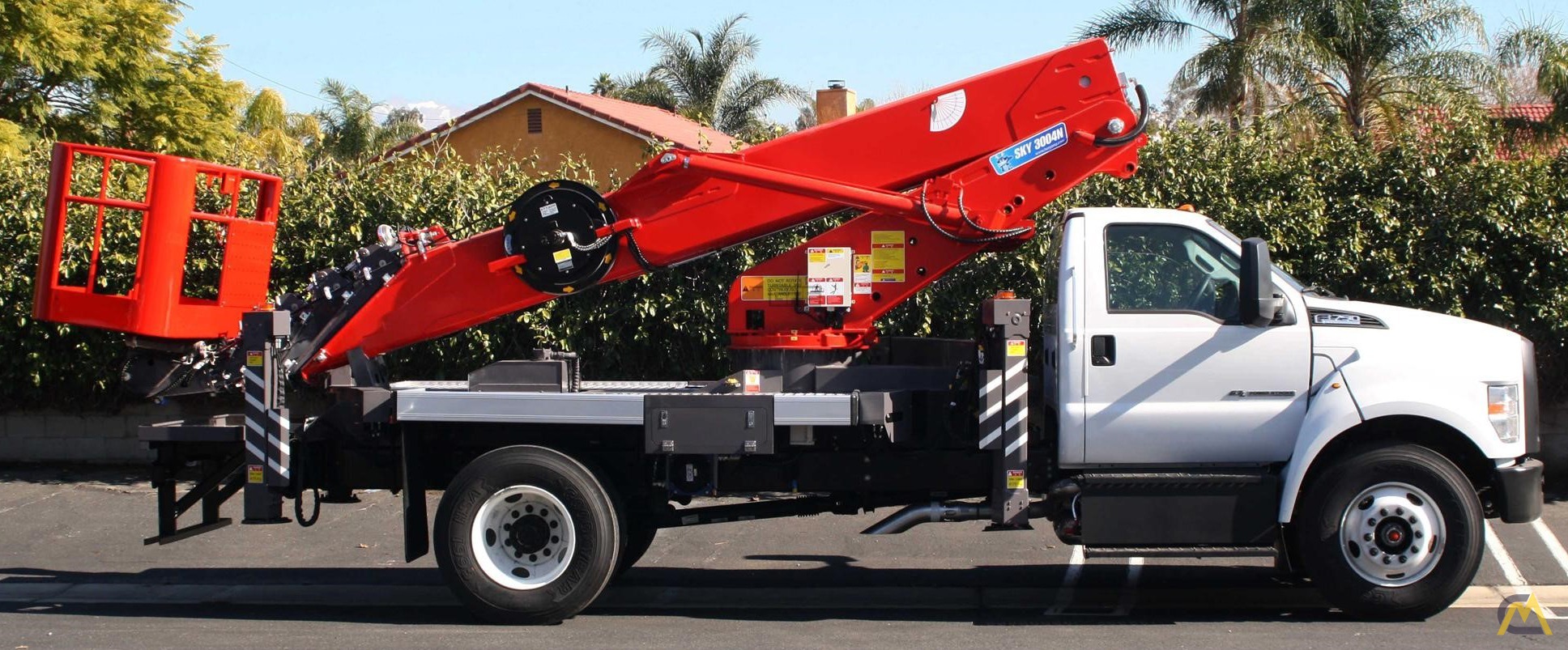 Horyong SKY3004N Bucket Truck 1