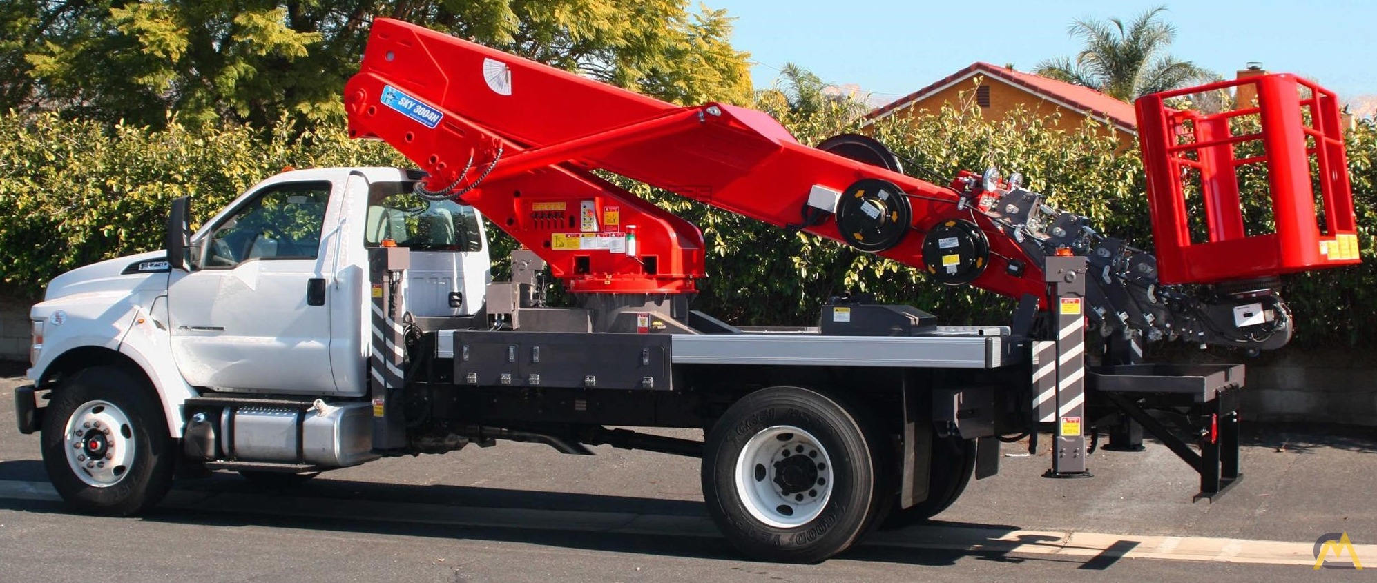 Horyong SKY3004N Bucket Truck 2