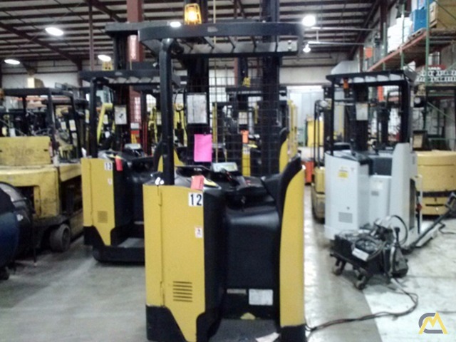 Hyster N35ZR Narrow Aisle Forklift 2