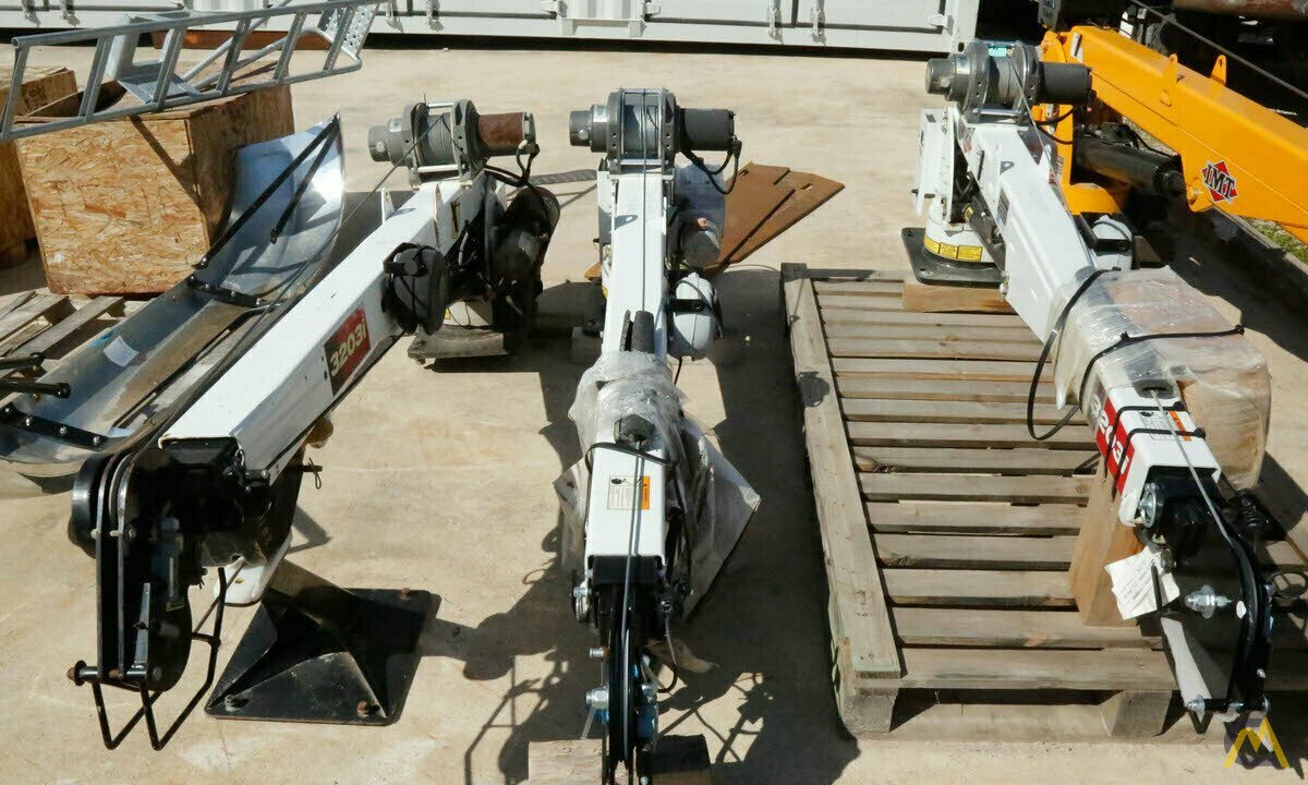 IMT 3203i 2-ton Telescopic Boom Service Crane For Sale 1