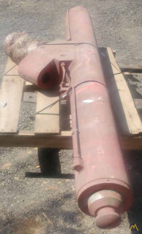 Jack Cylinder for Manitowoc M2250 Crawlers 1