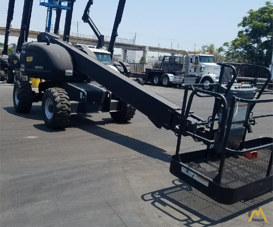 JLG 600S Telescopic Boom Lift 0