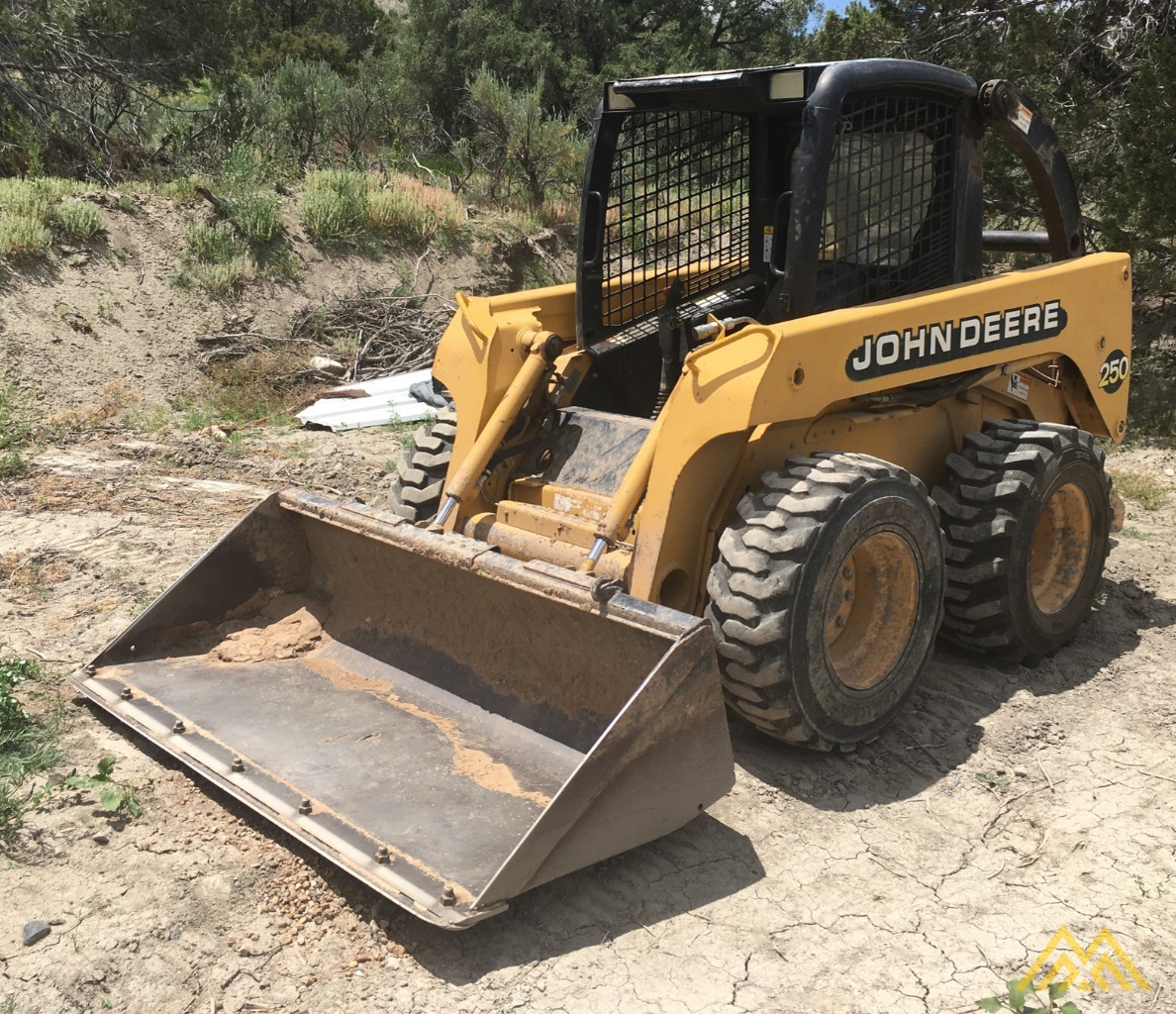 John Deere 250 Skid Steer Loader 6