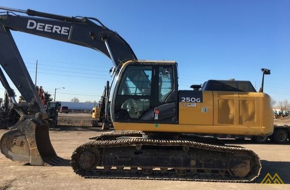 John Deere 250G LC Excavator 4