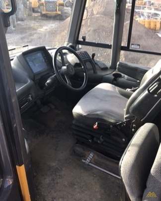 John Deere 300D-II Dump Truck 7