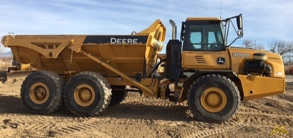 John Deere 300D-II Dump Truck 5