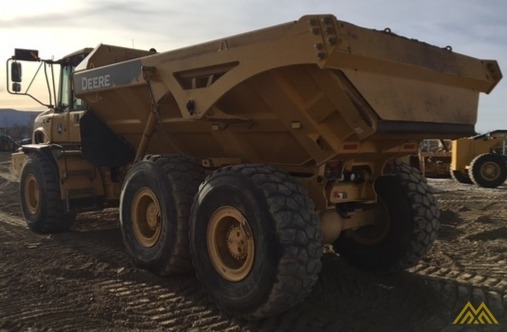 John Deere 300D-II Dump Truck 3