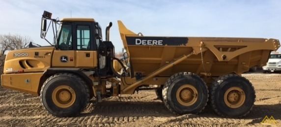 John Deere 300D-II Dump Truck 6