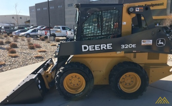 John Deere 320E Skid Steer Loader 4