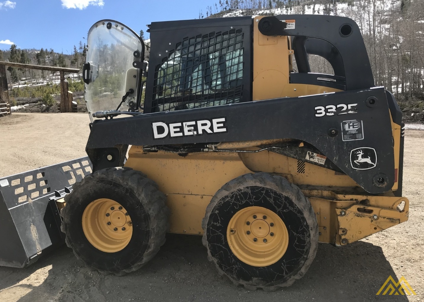 John Deere 332E Skid Steer Loader 1