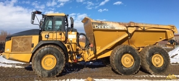 John Deere 410E Articulating Dump Truck 1