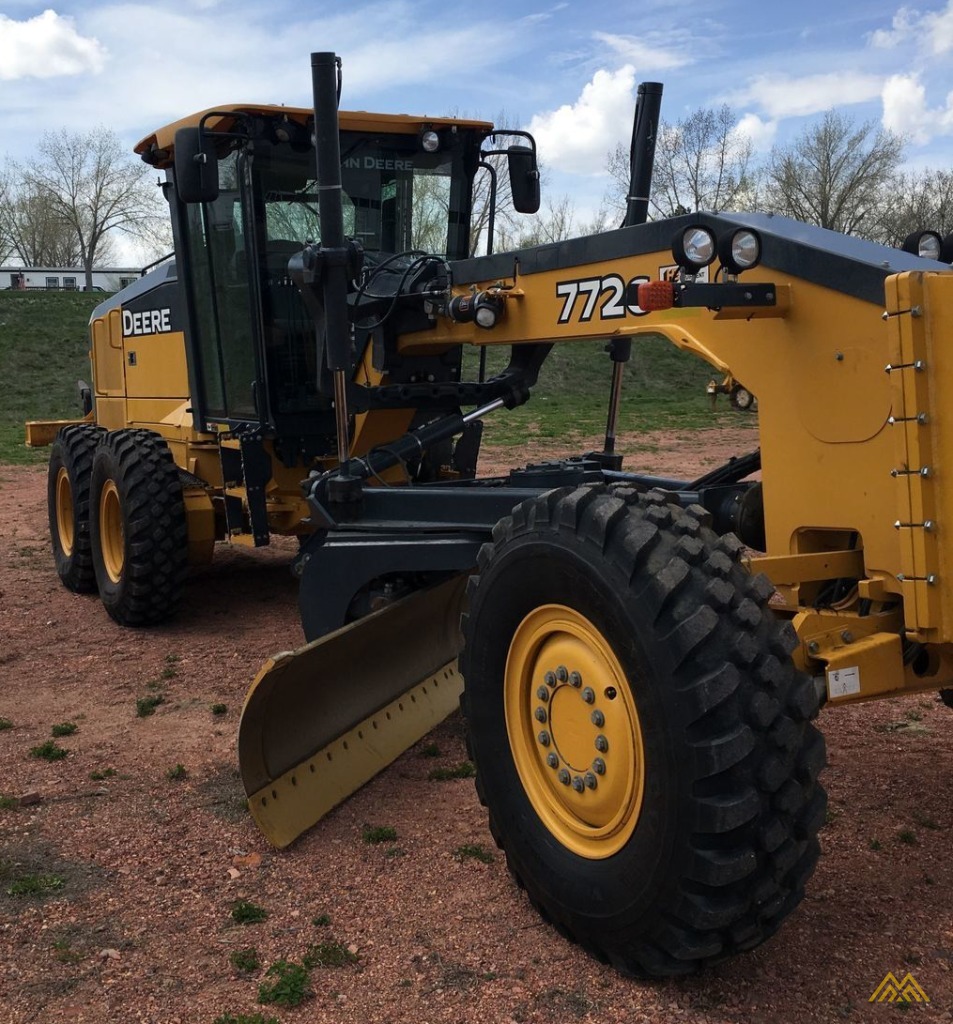 John Deere 772G Motor Grader 2