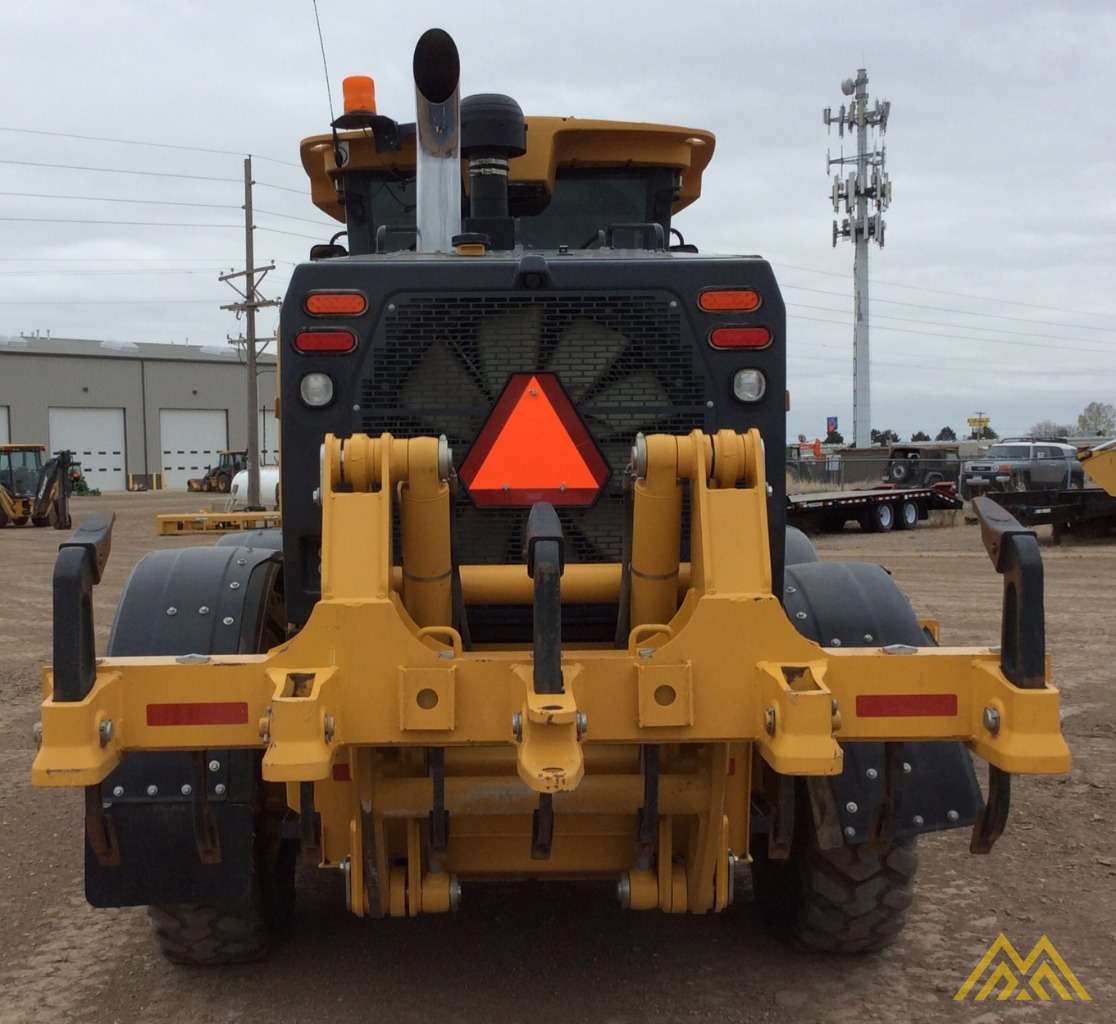 John Deere 772G Motor Grader 1