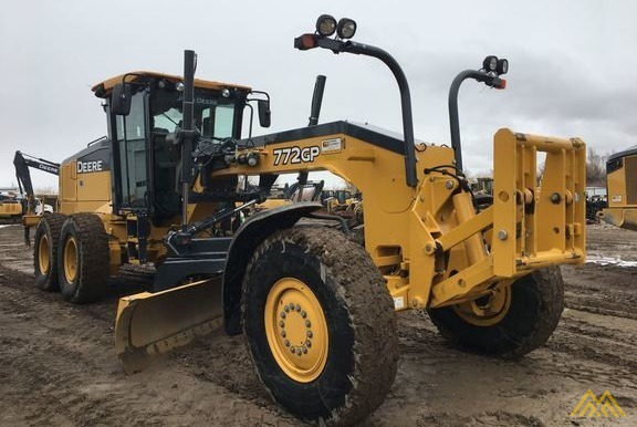 John Deere 772GP Motor Grader 2