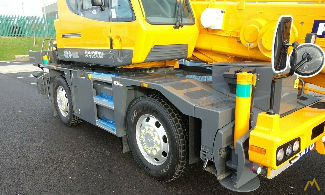 Kato CR-130Rf 13-ton City All Terrain Crane 5