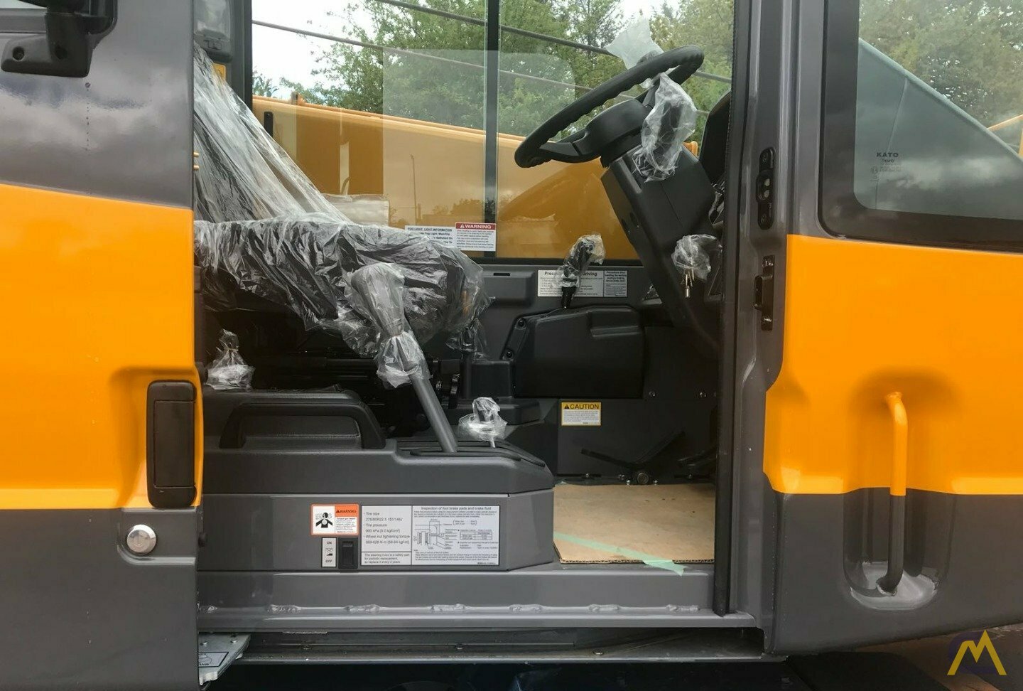 Kato CR-130Rf 13-ton City All Terrain Crane 15