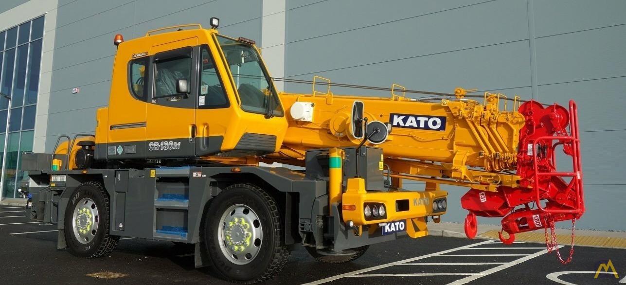 Kato CR-130Rf 13-ton City All Terrain Crane  1