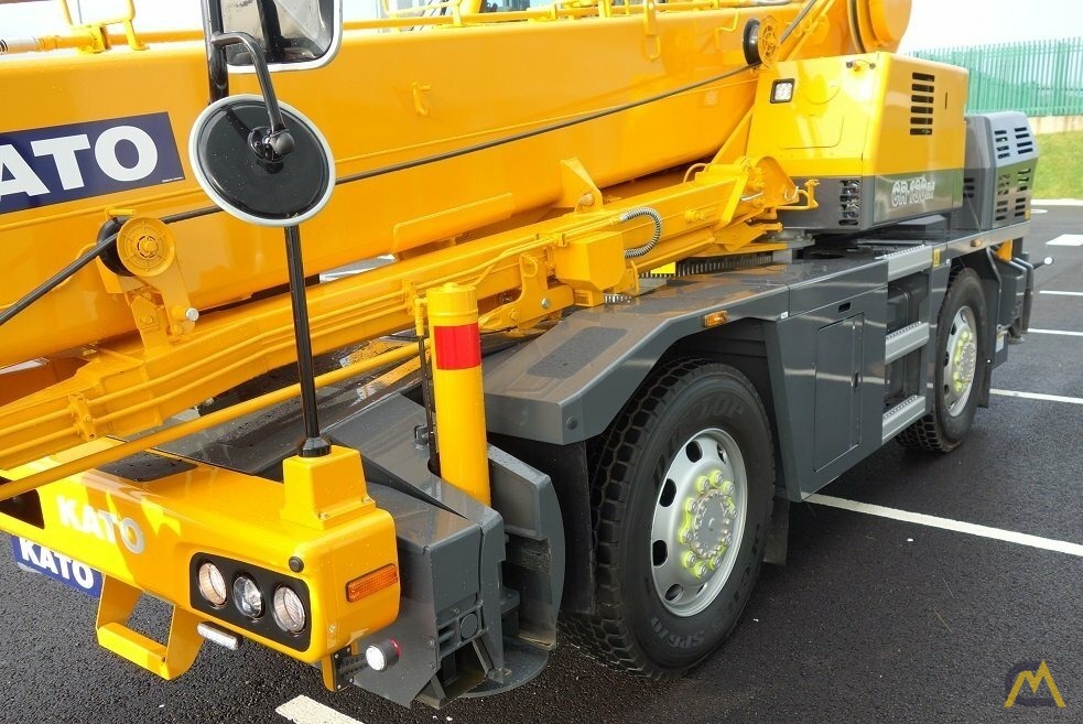 Kato CR-130Rf 13-ton City All Terrain Crane 6