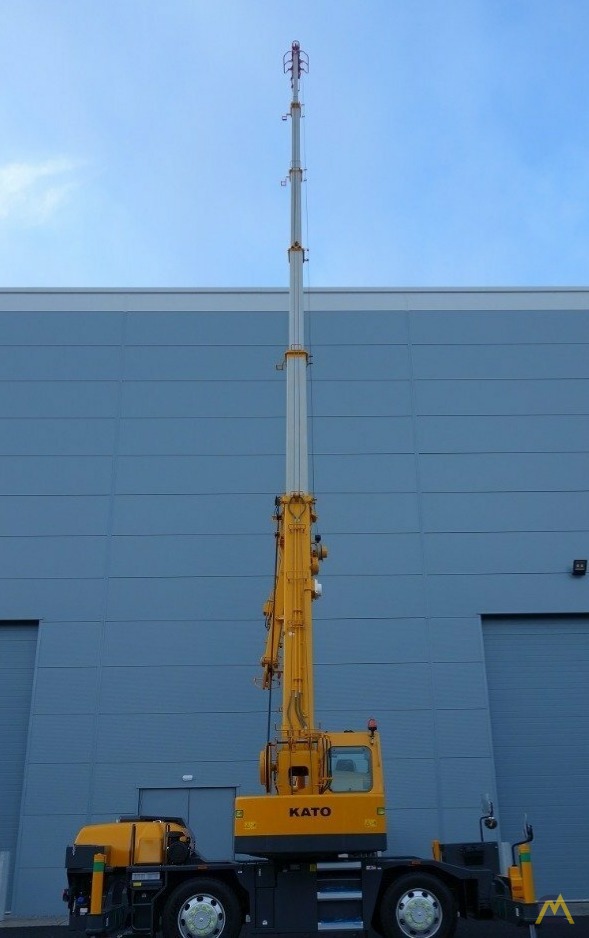 Kato CR-130Rf 13-ton City All Terrain Crane  11