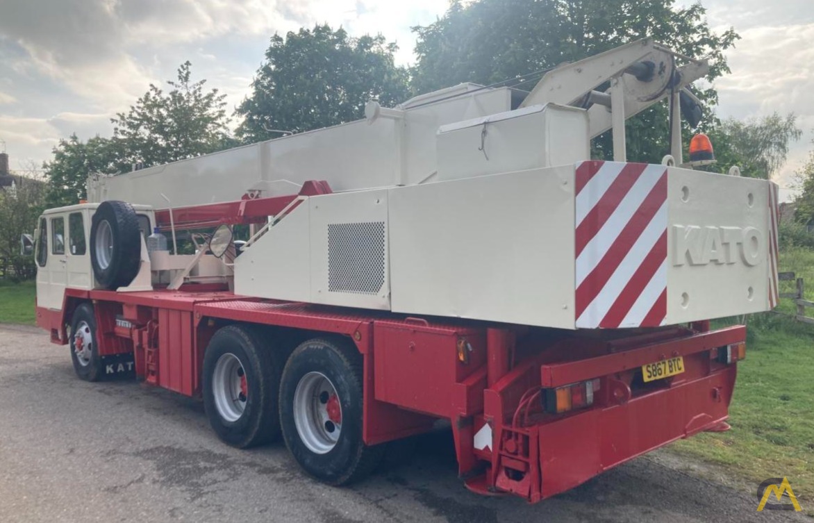 Kato NK-250E-v 25-ton Telescopic Boom Truck Crane For Sale
