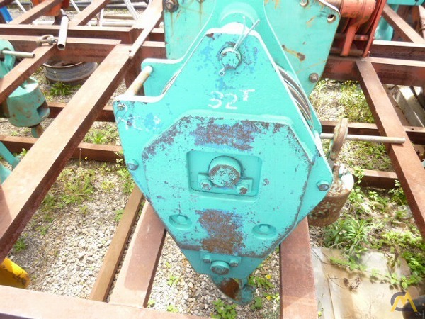 Kobelco 7065-2 65-ton Lattice Boom Crawler Crane 14