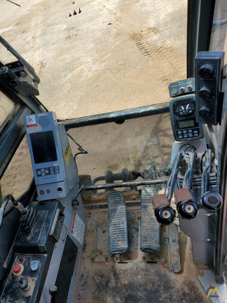 Kobelco CK1000G 100-Ton Lattice Boom Crawler Crane 3