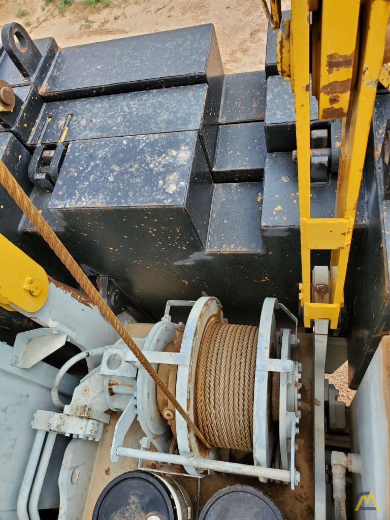 Kobelco CK1000G 100-Ton Lattice Boom Crawler Crane 10