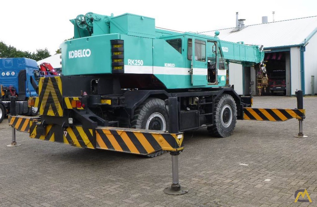 Kobelco RK250 25-ton Rough Terrain Crane 3