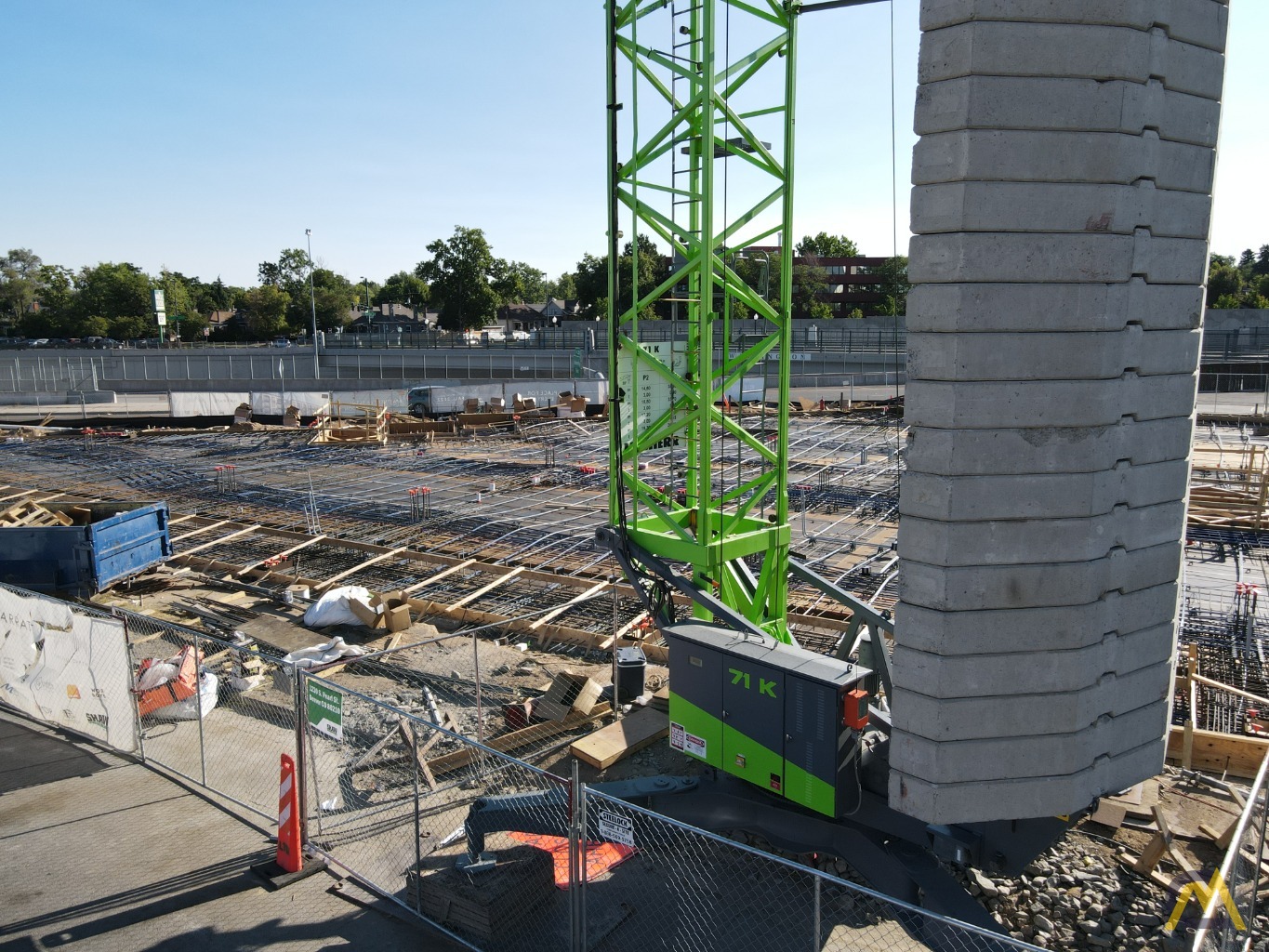 Liebherr 71 K 6.61-Ton Self-Erecting Tower Crane 3