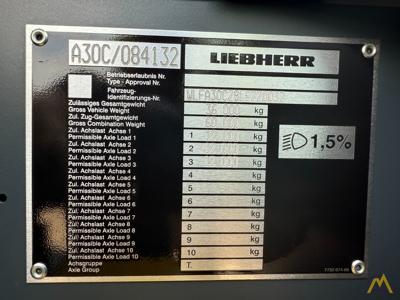 Liebherr LTM 1050-3.1 | low mileage - like new 25