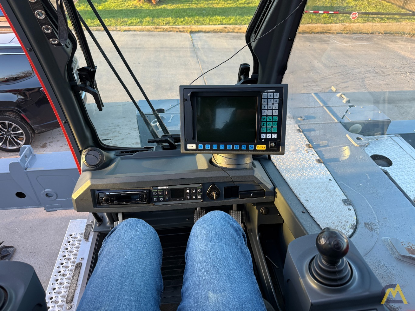 Liebherr LTM 1090-4.2 All Terrain Crane 23