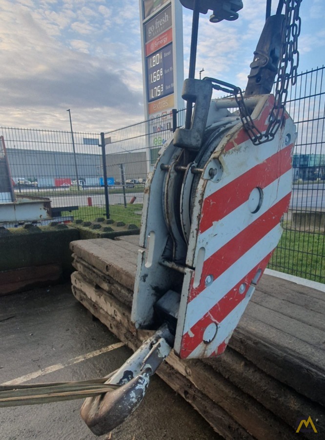 Liebherr LTM 1100-5.2 All Terrain Crane 6