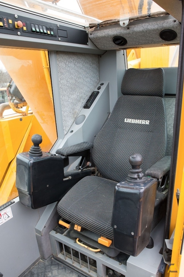 Liebherr LTM 1130-5.1 160-Ton All Terrain Crane 17