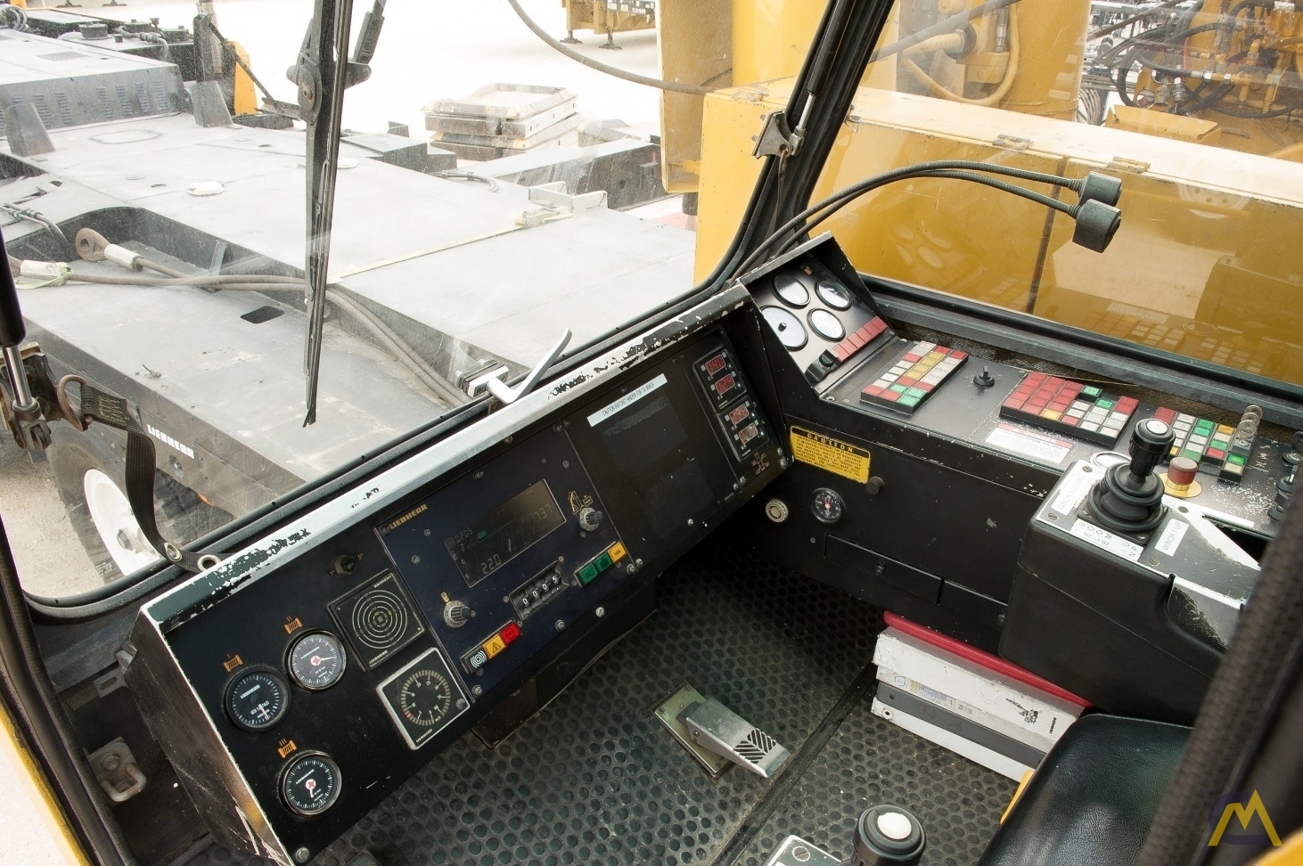 Liebherr LTM 1400 500-Ton All Terrain Crane 13