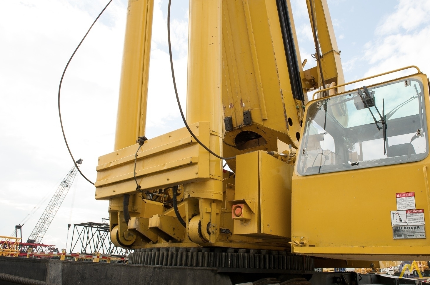 Liebherr LTM 1400 500-Ton All Terrain Crane 29