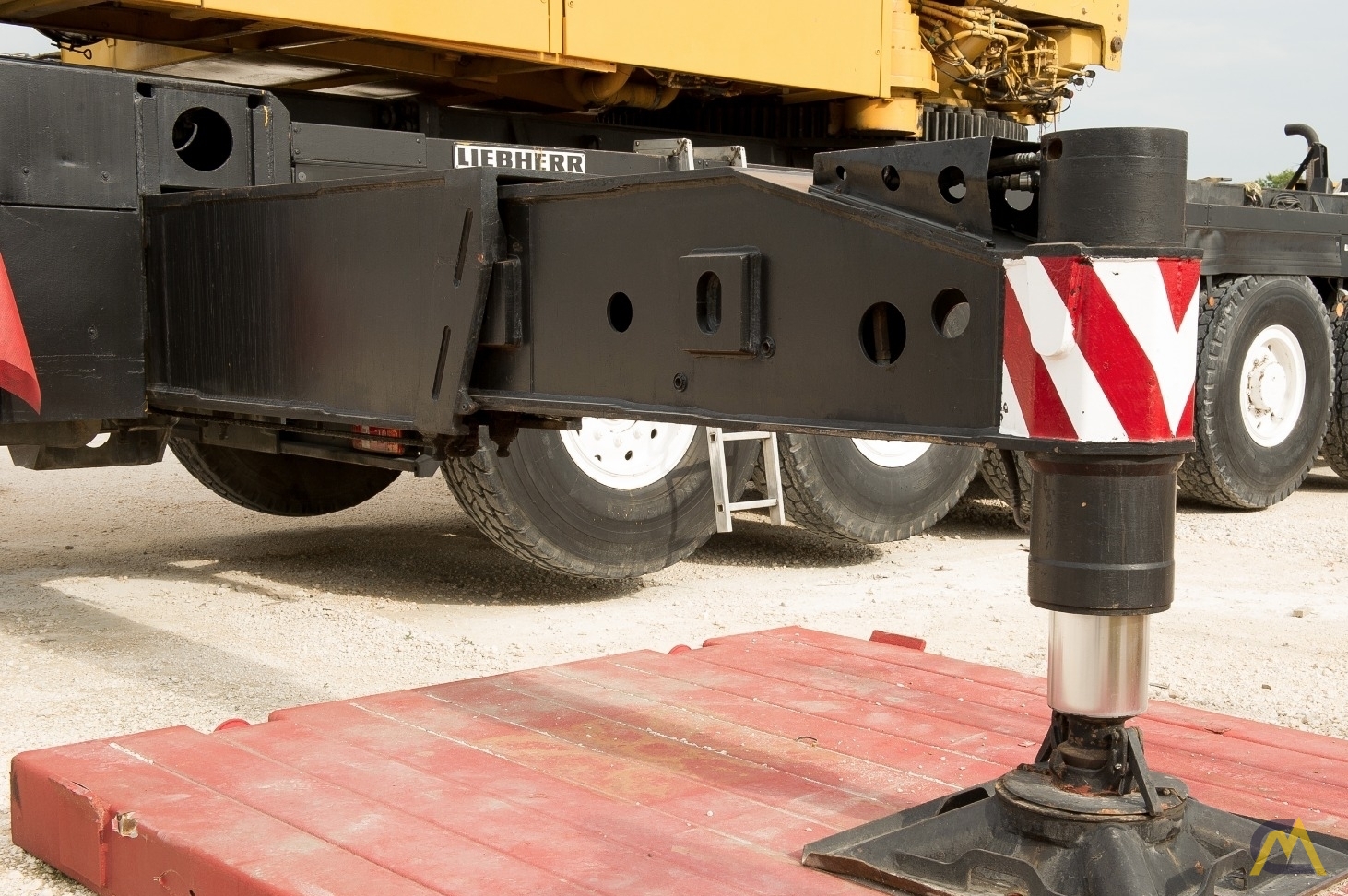 Liebherr LTM 1400 500-Ton All Terrain Crane 43