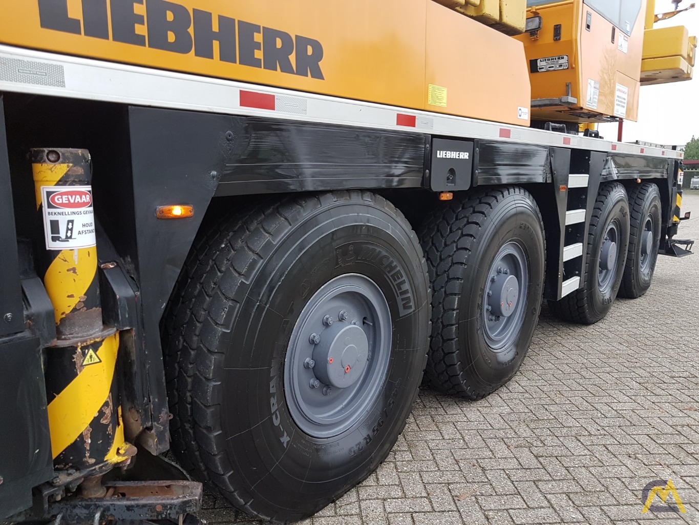 Liebherr LTM 1080-1 80-Ton All Terrain Crane 20