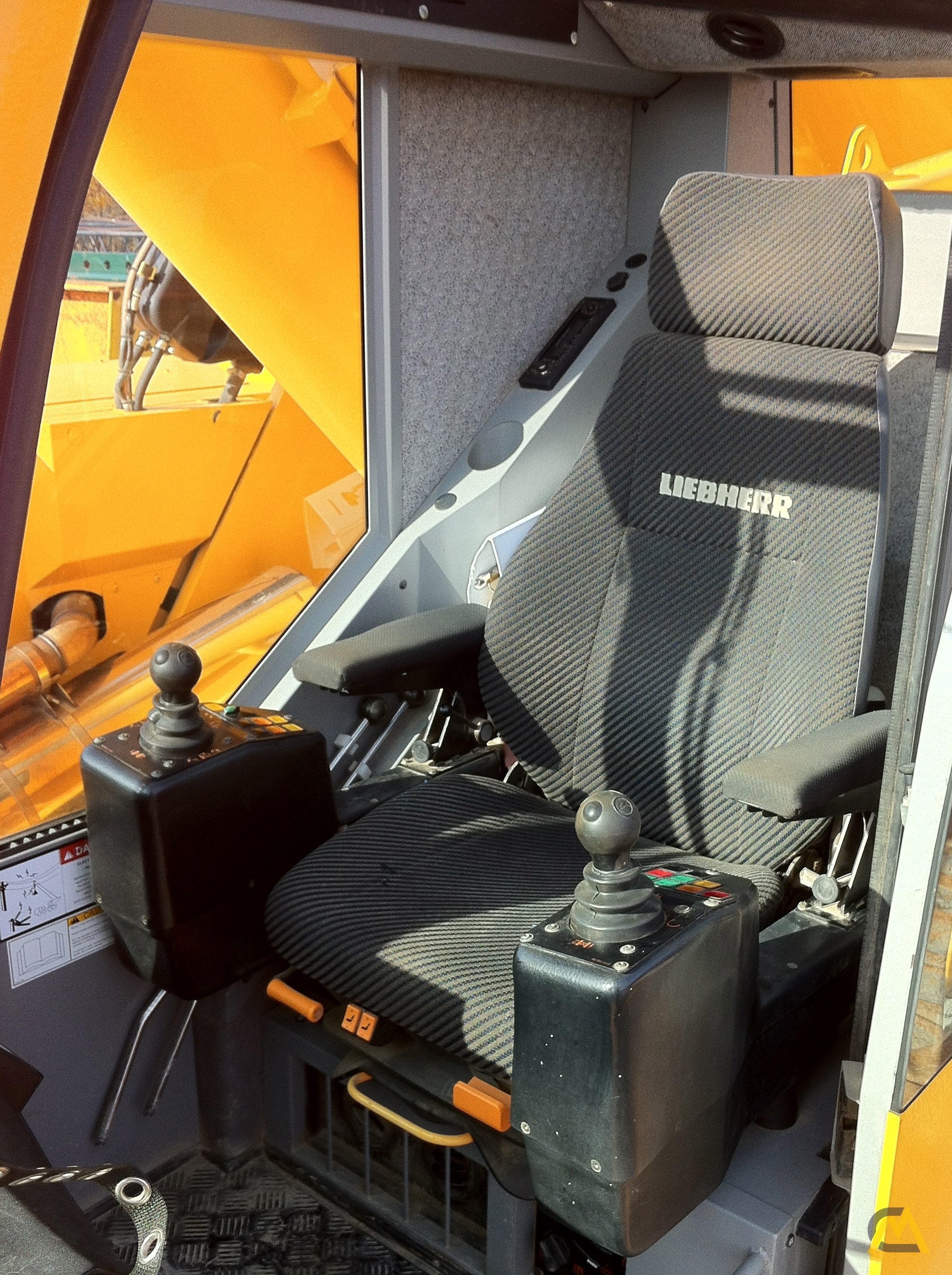 Liebherr LTR 1100 110-Ton Telescopic Crawler Crane 5
