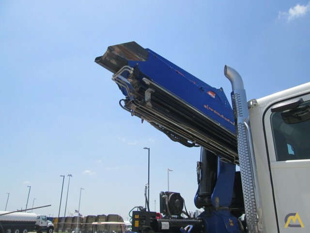 Like New!!! PM 50 P 11-Ton Knuckleboom Crane 37